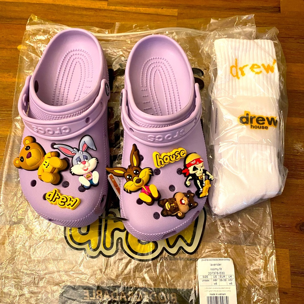 Justin Bieber drew Crocs